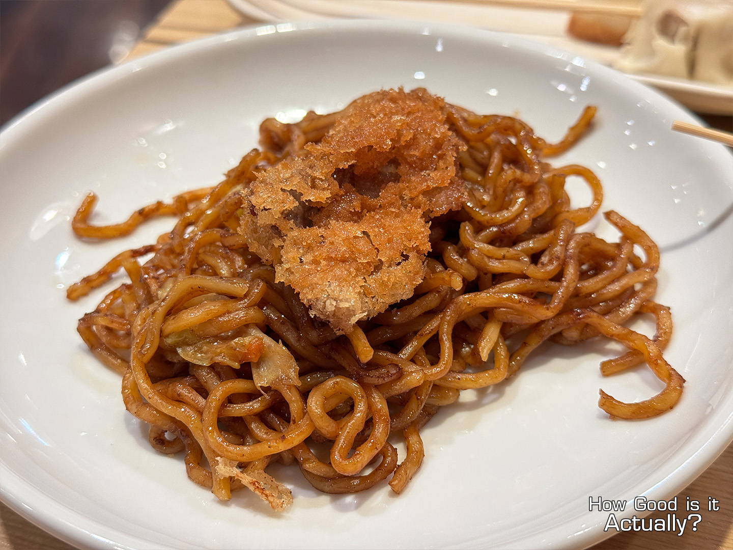 Kushiya Monogatari Kushikatsu sered on some Yakisoba